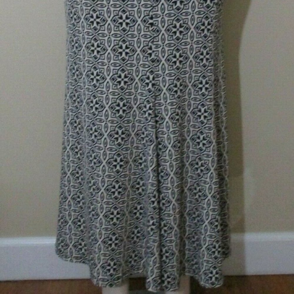 Maxi Skirt sz XS Flared Fishtail Hemline Black Ivory Geometric